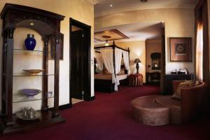 Tayfin Royale Hotel & Conference Centre