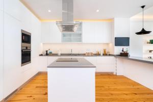 LXLUXHOME - Combro Luxury Apartment