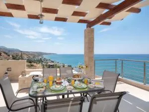 Private Luxury 3bdrm Villa - Walk to beach - Mirtos