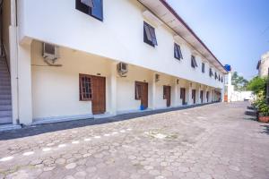 RedDoorz near XT Square 2