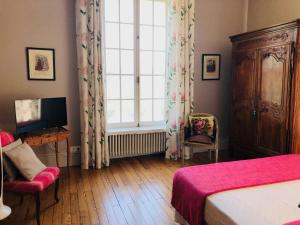 B&B / Chambres d'hotes Le Donjon d'Anthon : Chambre Double