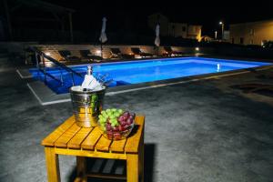 Merita Apartments with Pool