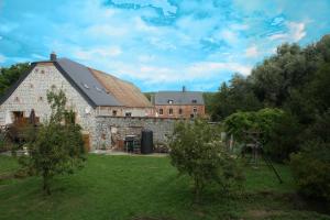 B&B / Chambres d'hotes Aux Logis de la Solre : photos des chambres