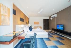 StayBird - B Suite, Business Hotel, Kharadi