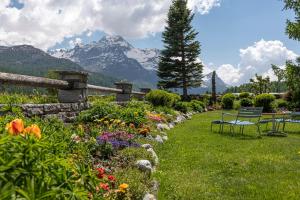 Via da Baselgia, 7515 Sils im Engadin, Switzerland.