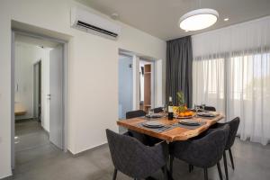 Athina Suites Luxury Suites Near The Sea Platanias