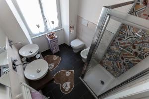 Standard Double Room with Shared Bathroom