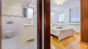 Central Apartment Smiley - FREE PARKING