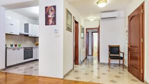 Central Apartment Smiley - FREE PARKING 