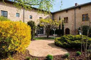 Demeures et Chateaux l'Abbaye Caladoise - Anciennement Hostellerie Ferme du Poulet - 索恩河畔自由城