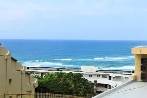 Uvongo Lucian Blue Flag Beach Apartment - 马盖特