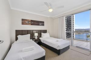 Chevron Renaissance - HR Surfers Paradise