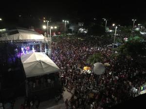 Flat com Varanda e Vista Mar