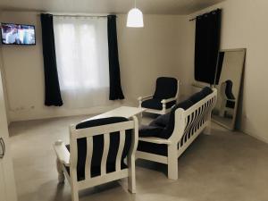 Appartements Villa Bigorra Lourdes centre Le Sanctuaire La Grotte , parking : photos des chambres
