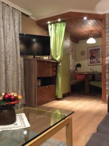 Rose - Two-Bedroom Apartment room in Alpbach Apartments