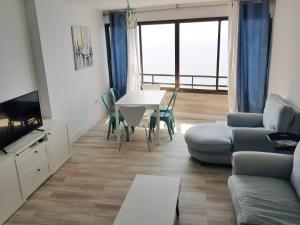 Ático en Almuñecar. Primera línea de playa con vistas espectaculares