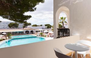 Quadruple Room (2 Adults + 2 Children) room in Hotel Palia Dolce Farniente