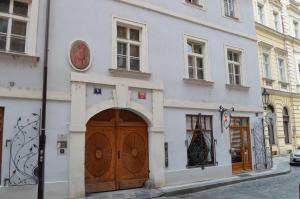 U Cervene zidle - Red Chair Hotel - Hotely, Praha