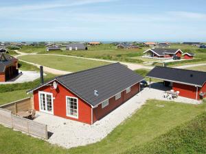 Four-Bedroom Holiday home in Løkken 2