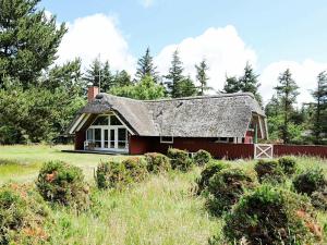 Three-Bedroom Holiday home in Blåvand 10