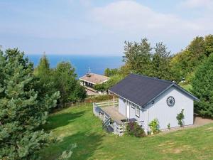 Three-Bedroom Holiday home in Hasle 3