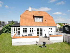 Four-Bedroom Holiday Home room in Four-Bedroom Holiday home in Løkken 9