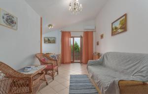 Apartment Kristijan with Balcony 