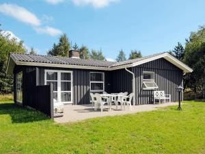 Three-Bedroom Holiday home in Blåvand 34