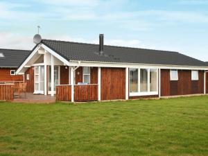 Three-Bedroom Holiday Home  room in Holiday Home Ankersholm II
