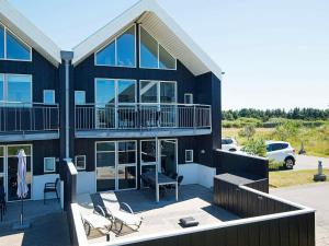 Four-Bedroom Holiday home in Blåvand 16