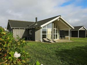 Three-Bedroom Holiday home in Harboøre 11