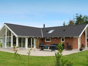 Four-Bedroom Holiday home in Stege 2