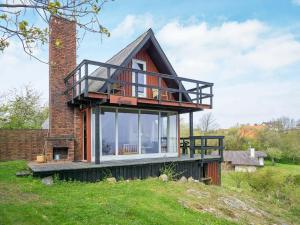 Three-Bedroom Holiday home in Allinge 4