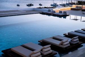 4 gwiazdkowy hotel Manoula's Beach Mykonos Resort Agios Ioannis Grecja