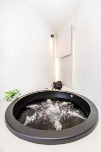 Deluxe Suite with Spa Bath