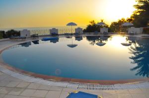 Apartments with pool maria on Agios Gordios Beach