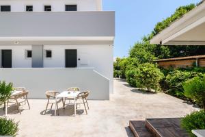 White Canvas Boutique Studios Zakynthos Greece