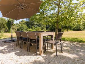 Maisons de vacances Modern Cottage in Chaleix with Swimming Pool : photos des chambres