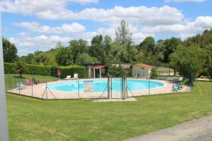 Campings Camping Familial, paisible, mobil home , chalet & emplacement nue : photos des chambres