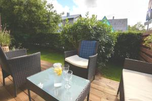 Holiday House Apartments