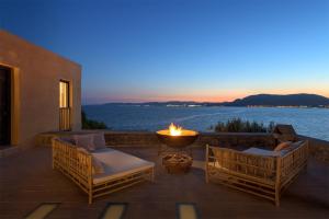 Aquavisionaire Beach Front Villa