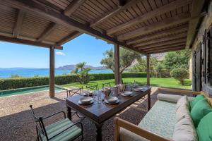 Aquavisionaire Beach Front Villa