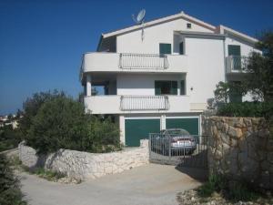 Apartments Mil - 80m from the sea