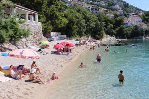 Apartments by the sea Pisak Omis 2743