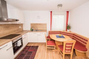 Two-Bedroom Apartment room in Ferienwohnungen und Zimmer Yassi