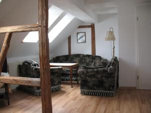 Two-Bedroom Apartment room in Pension Hinz & Kunz
