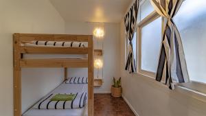 Phòng có Giường Tầng (Room with Bunk Beds)
