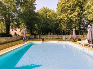 Maisons de vacances Heritage Castle in Chaleix with shared pool : photos des chambres