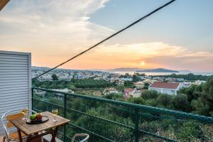 Golden Beach Hill Apartments