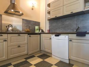 Maisons de vacances Heritage Castle in Chaleix with shared pool : photos des chambres